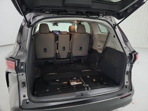 Certified 2021 Toyota Sienna LE image 7