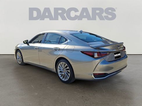 Used 2021 Lexus ES 300h w/ Accessory Package 2 image 4