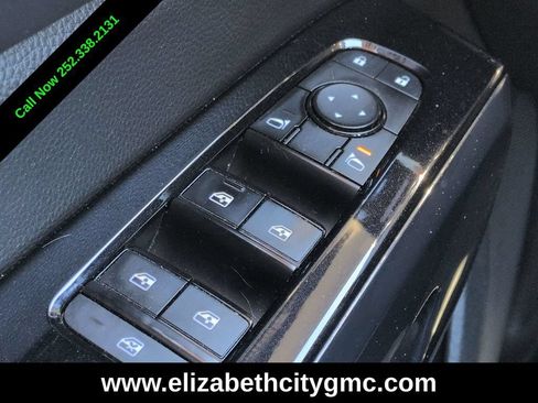 Used 2022 Nissan Pathfinder SV AWD/4WD image 22