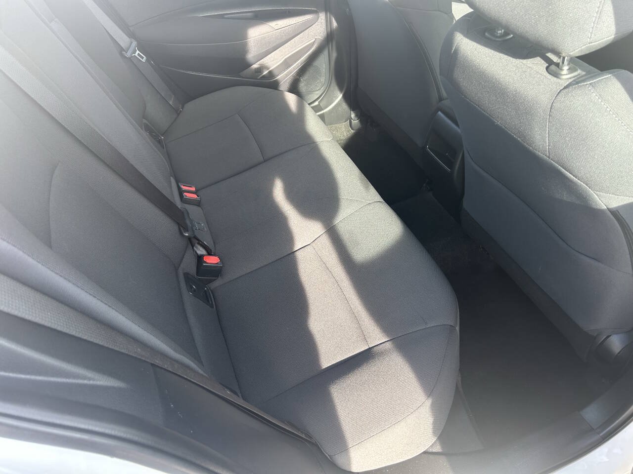 Used 2021 Toyota Corolla LE w/ LE Convenience Package FWD image 19