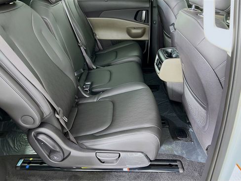 New 2025 Kia Carnival SX FWD image 24