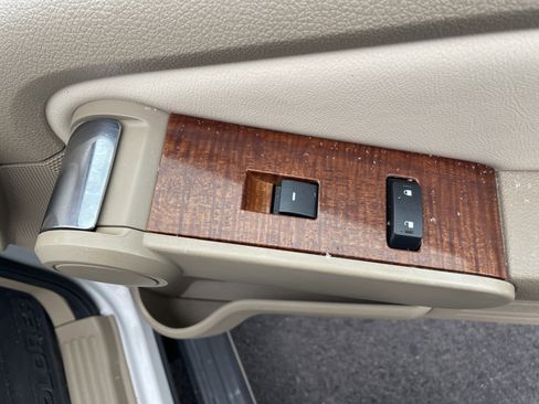 Used 2010 Ford Explorer Eddie Bauer image 11