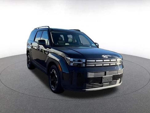 Used 2025 Hyundai Santa Fe SEL image 3