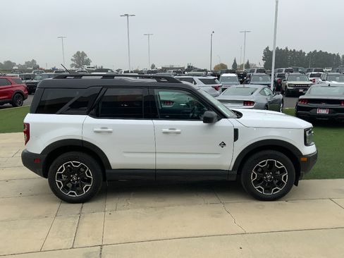 Used 2025 Ford Bronco Sport Outer Banks image 5