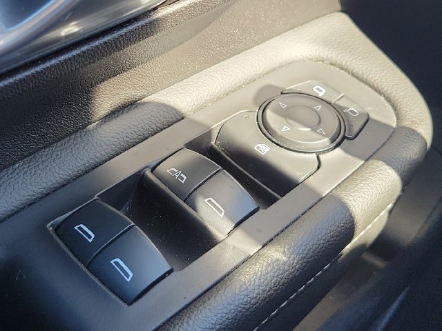 Used 2024 GMC Terrain SLE AWD/4WD image 22