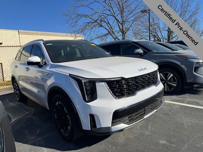 Certified 2025 Kia Sorento S w/ Panoramic Sunroof Package
