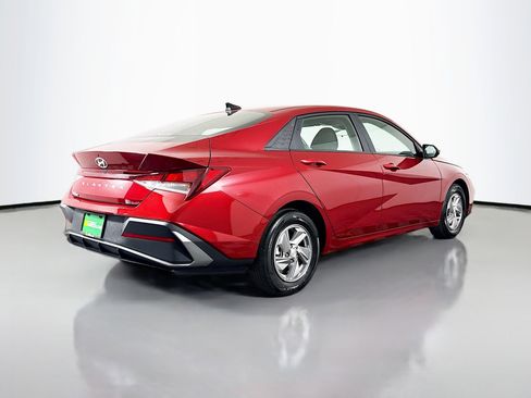 Used 2025 Hyundai Elantra SE image 10