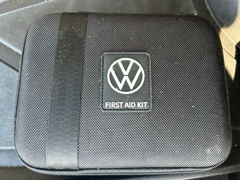 Used 2023 Volkswagen Taos SEL AWD/4WD image 39