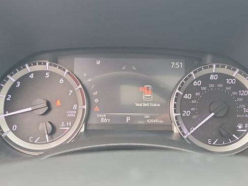 Used 2023 Toyota Highlander XLE FWD image 23