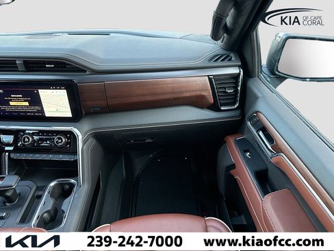 Used 2025 GMC Sierra 1500 Denali Ultimate image 17