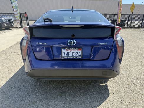 Used 2016 Toyota Prius Two FWD image 5