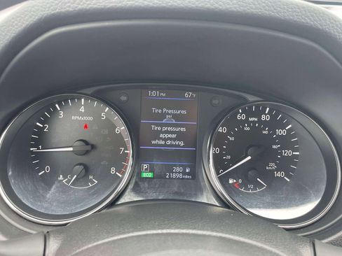 Used 2019 Nissan Rogue SV w/ Premium Package AWD/4WD image 25