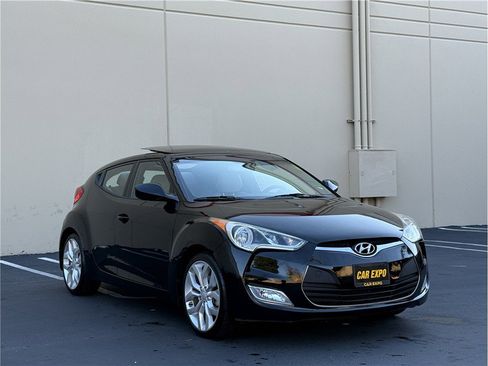 Used 2013 Hyundai Veloster w/ Style Pkg image 1