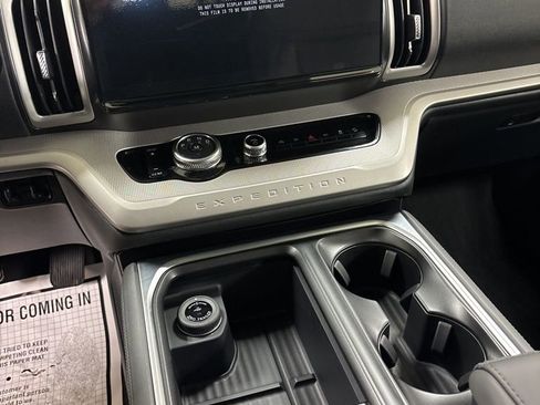 New 2026 Ford Expedition Active image 13