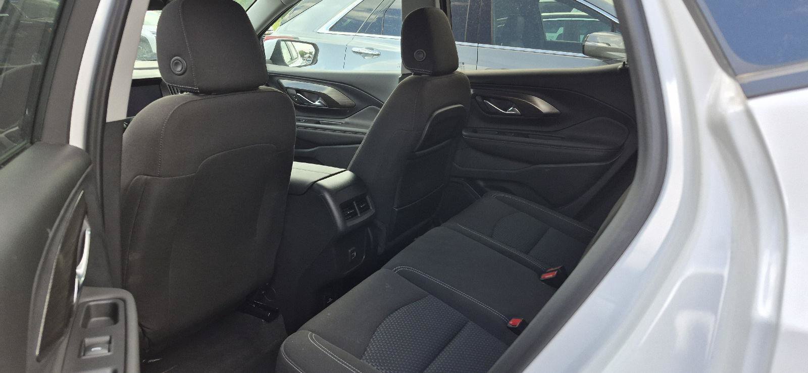 Used 2023 GMC Terrain SLE w/ Driver Convenience Package FWD image 6