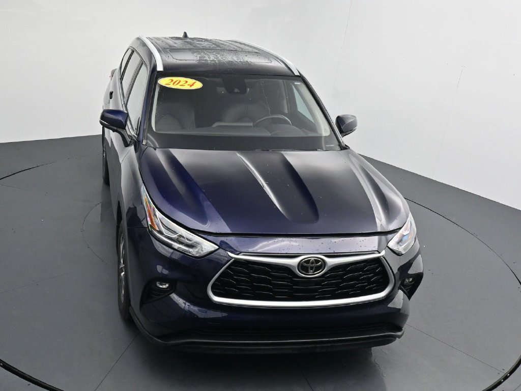 Used 2024 Toyota Highlander XLE AWD/4WD image 27