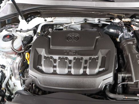 Used 2020 Volkswagen Tiguan SE image 30