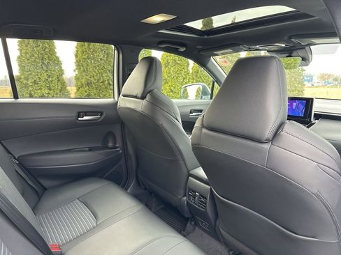 Certified 2024 Toyota Corolla Cross XSE image 37