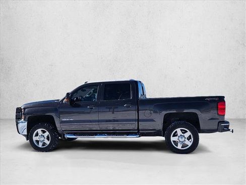 Used 2015 Chevrolet Silverado 2500 LT w/ LT Convenience Package image 8