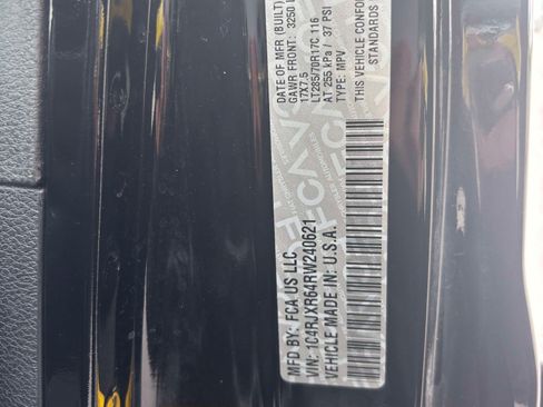 Used 2024 Jeep Wrangler Unlimited Rubicon 4xe AWD/4WD image 10