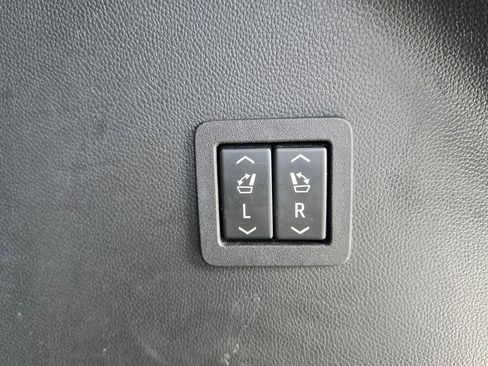 Used 2024 Buick Enclave Premium image 19