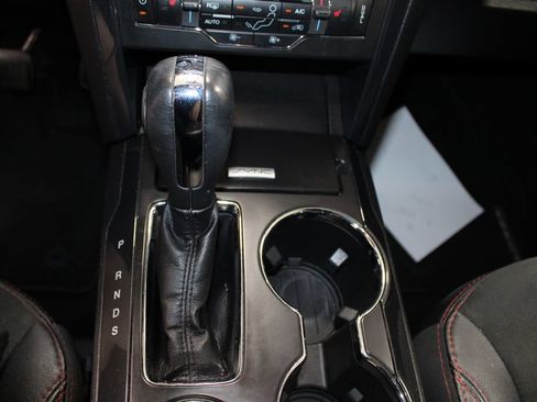 Used 2019 Ford Explorer XLT w/ Equipment Group 202A FWD image 28