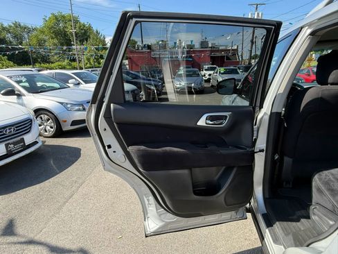 Used 2015 Nissan Pathfinder SV w/ Cargo Package AWD/4WD image 42