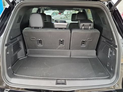 Used 2025 Chevrolet Traverse High Country w/ LPO, Floor Liner Package AWD/4WD image 26
