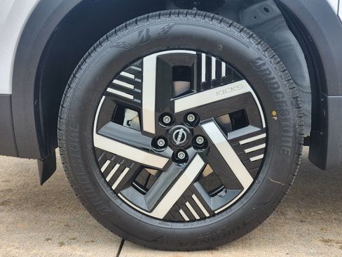 New 2026 Nissan Kicks SV FWD image 11