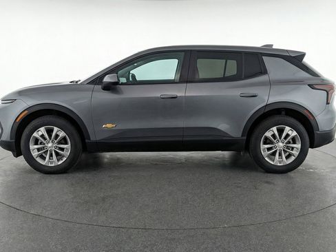 Used 2025 Chevrolet Equinox LT FWD image 5