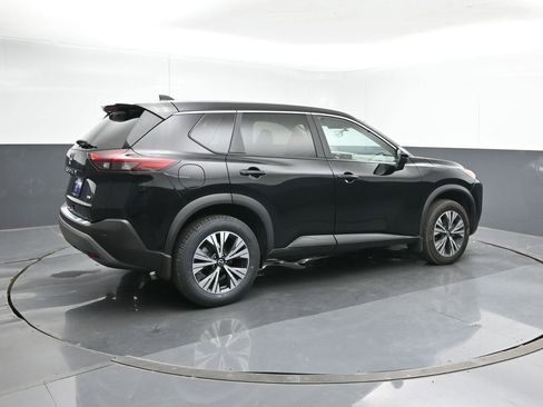 Used 2023 Nissan Rogue SV FWD image 5