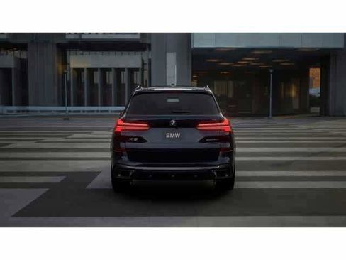 Used 2026 BMW X5 sDrive40i w/ M Sport Package RWD image 5