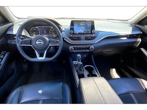 Used 2024 Nissan Altima 2.5 SR FWD image 14