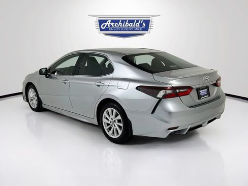 Used 2024 Toyota Camry SE FWD image 6