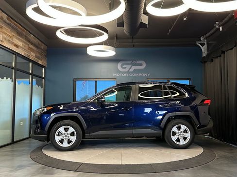 Used 2020 Toyota RAV4 XLE w/ XLE Grade Weather Package AWD/4WD image 6