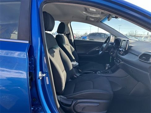 Used 2018 Hyundai Elantra GT image 19