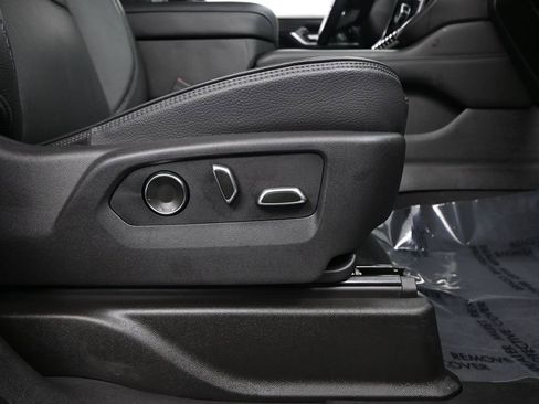 Used 2025 GMC Yukon Denali image 13