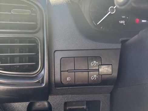 Used 2025 RAM ProMaster 2500 w/ Convenience Group image 27