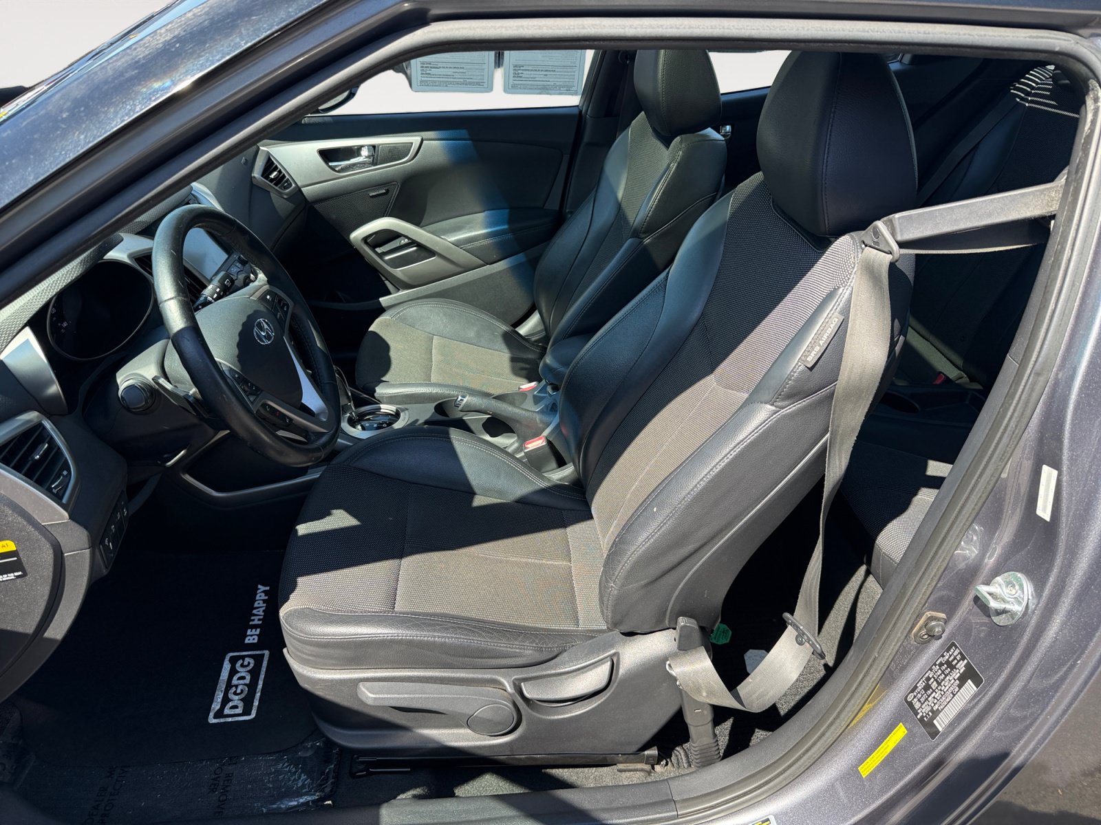 Used 2013 Hyundai Veloster w/ Style Pkg FWD image 10