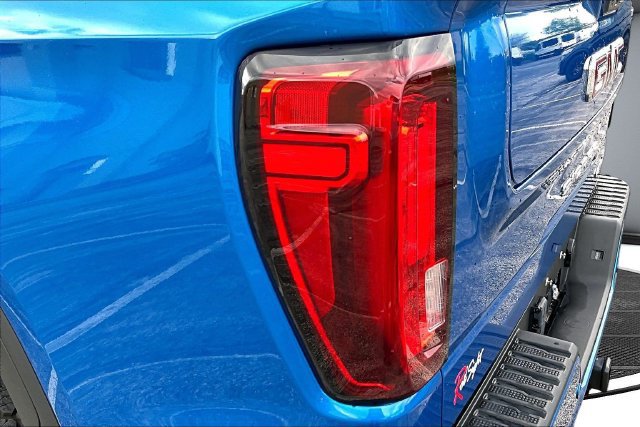 Used 2023 GMC Sierra 1500 AT4 w/ AT4 Premium Package AWD/4WD image 24