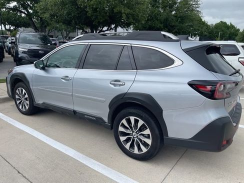 Used 2025 Subaru Outback Touring image 4