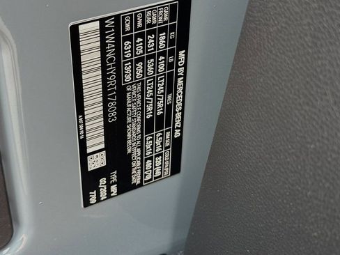 Used 2024 Mercedes-Benz Sprinter 2500 image 26