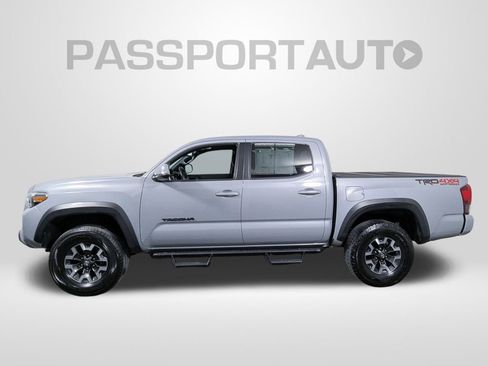 Used 2019 Toyota Tacoma TRD Off-Road image 2