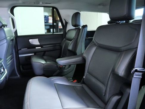 Certified 2025 Ford Expedition Active AWD/4WD image 14