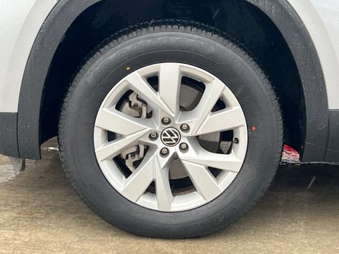 Used 2021 Volkswagen Atlas Cross Sport S image 25