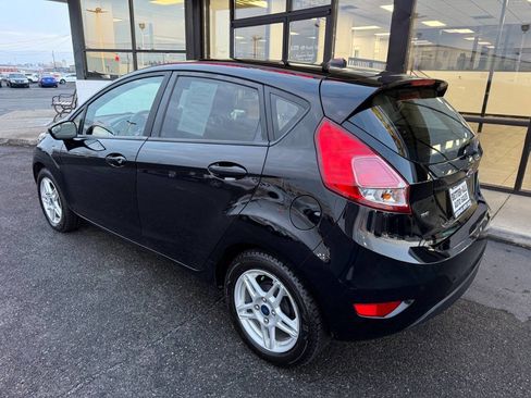 Used 2019 Ford Fiesta SE image 2