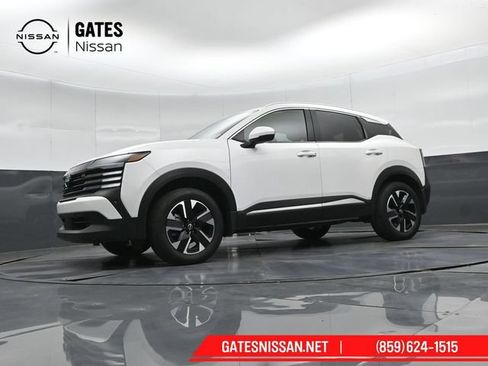 Certified 2025 Nissan Kicks SR AWD/4WD image 40