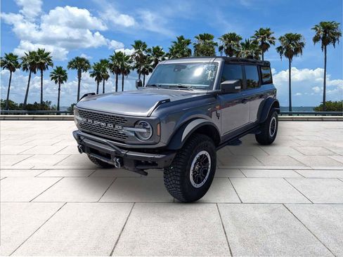 Used 2022 Ford Bronco Badlands image 3