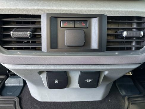 Used 2023 Ford F150 Limited image 17