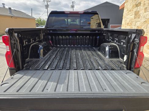 Used 2019 Chevrolet Silverado 1500 LT w/ Texas Edition image 17